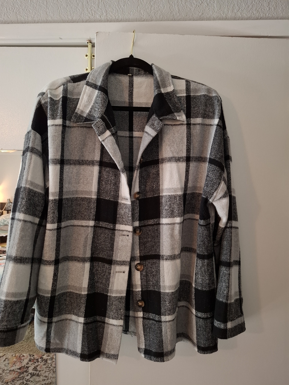 Women’s Black & White Plaid Button-Front Shacket